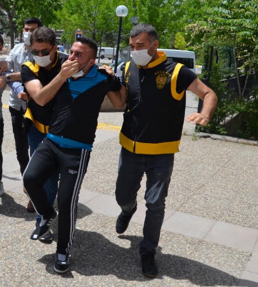 dha Aksaray'da paralarla paylaşım yapan hırsız yakalandı