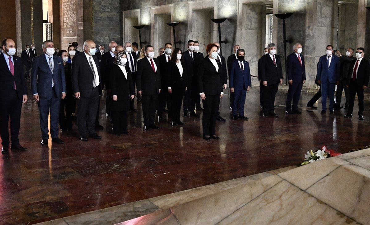 Meral Akşener, Anıtkabir'i ziyaret etti