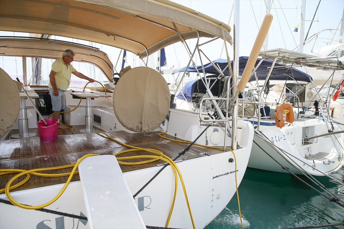 Turizmde izole dönemi: Teknede karantina günleri başladı