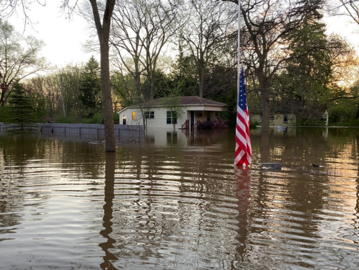 ABD'de 2 baraj çöktü, binlerce kişi tahliye edilecek