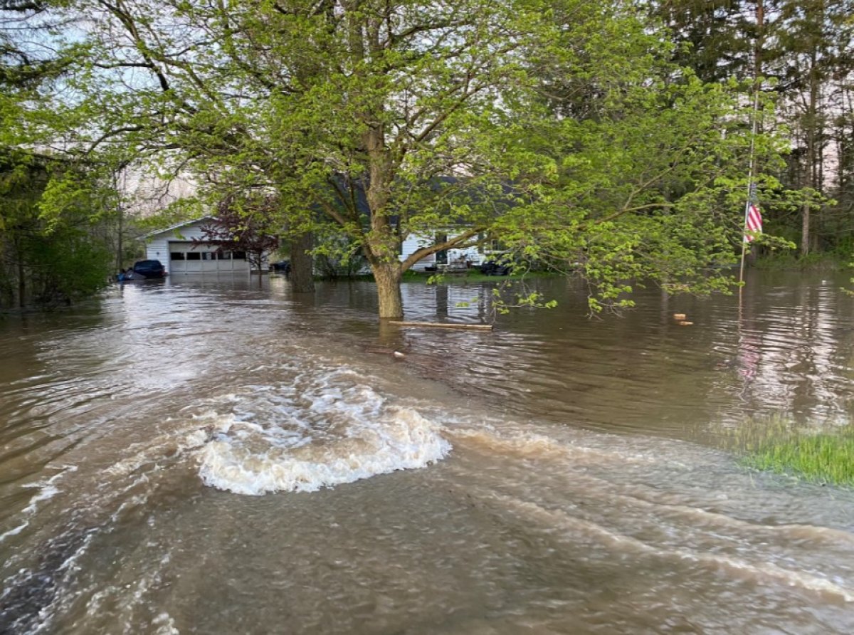 ABD'de 2 baraj çöktü, binlerce kişi tahliye edilecek
