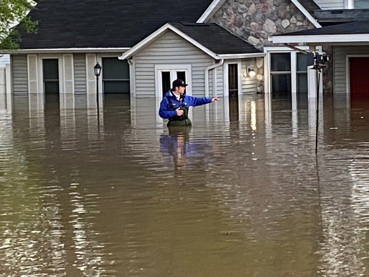 ABD'de 2 baraj çöktü, binlerce kişi tahliye edilecek