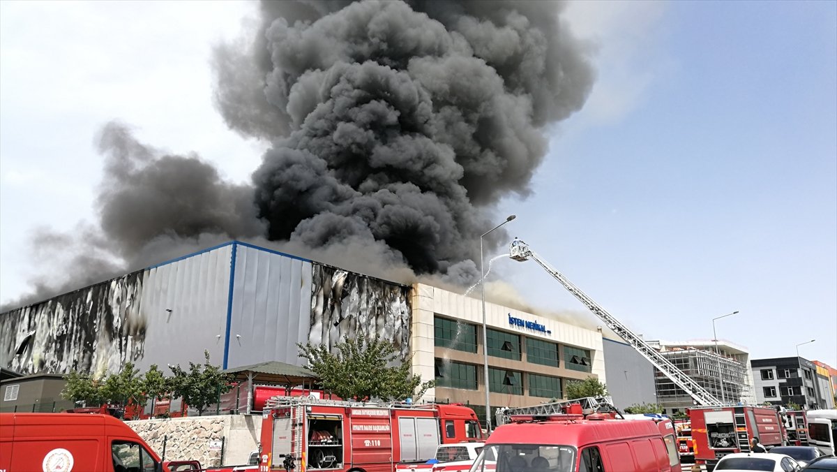 a Ankara'da, medikal malzeme fabrikasında yangın çıktı