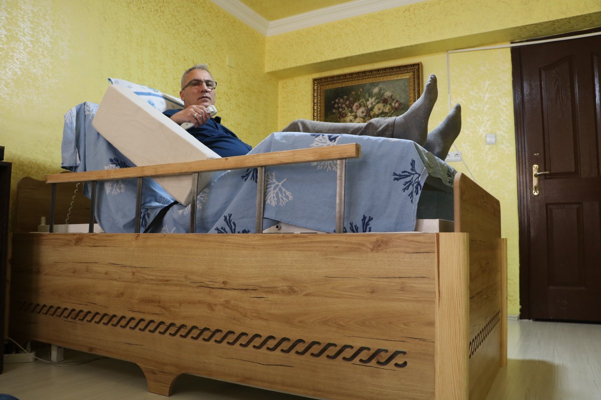 i Hastalığında aklına koyduğu özel yatağı yaptı