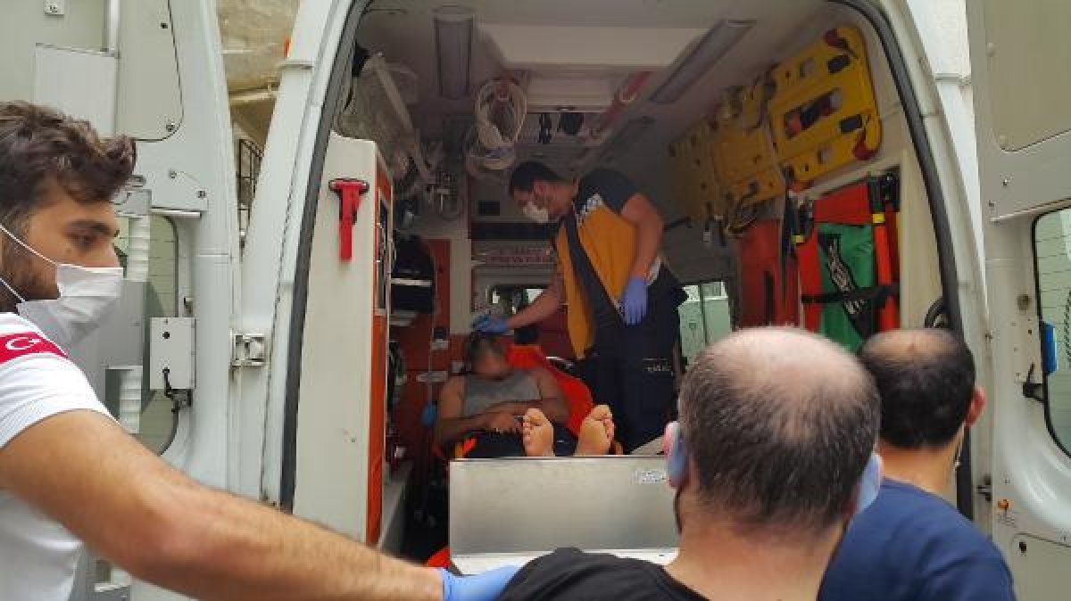 d Bursa'da kardeş kavgası: 2 yaralı