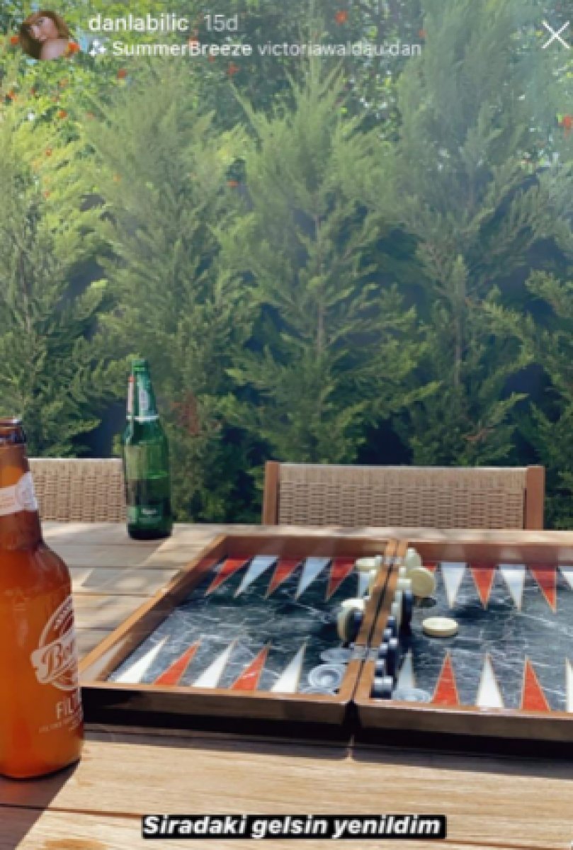 Danla Biliç'ten bira paylaşımı