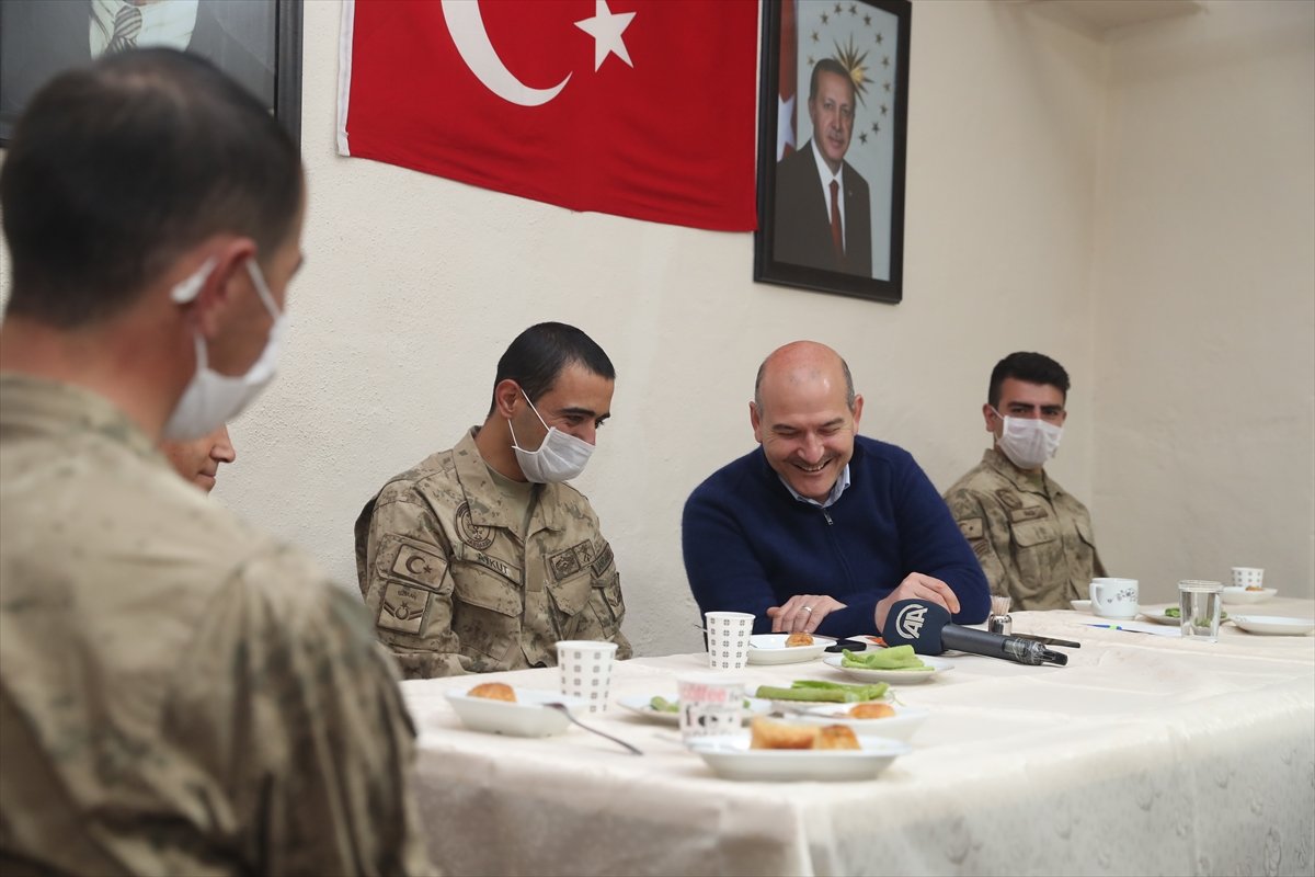 Erdoğan, İkiyaka Dağları'nda askerlerin bayramını kutladı