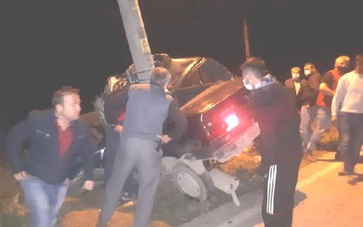 d Kütahya'da otomobil, aydınlatma direğine çarptı: 1 ölü
