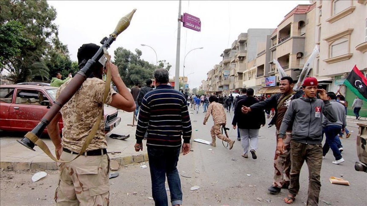 a Hafter'in kontrolündeki iki kampta kontrol sağlandı