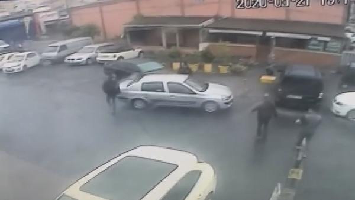 Bostancı'da arkadaşının üzerine sürdüğü aracı durduramadı