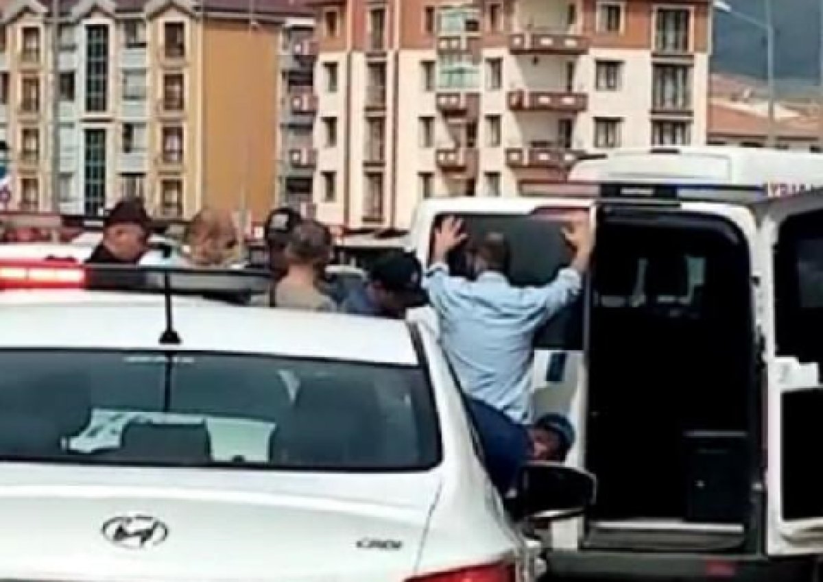 Ankara'da 10 yıllık eşini sokak ortasında öldürdü