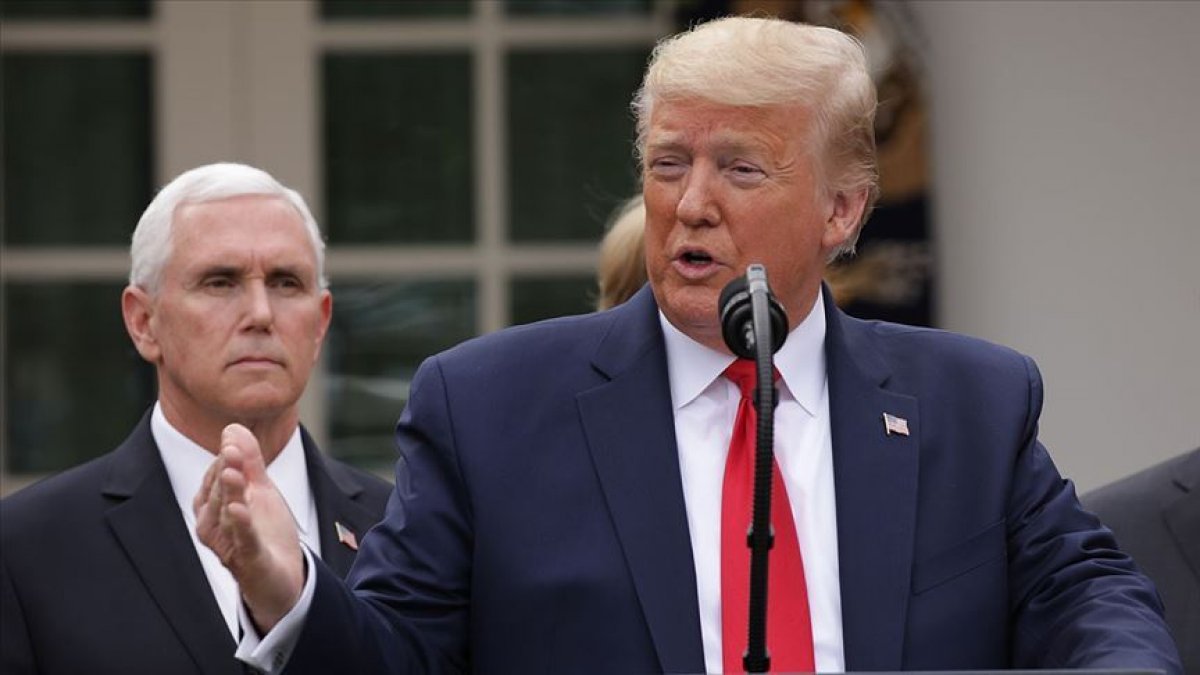 Trump, valilere ibadethaneleri açma çağrısı yaptı