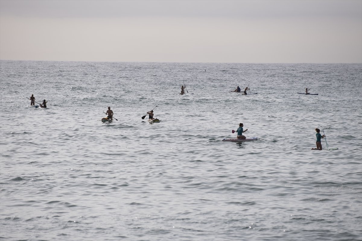 a İspanya'da plajlar kullanıma açıldı