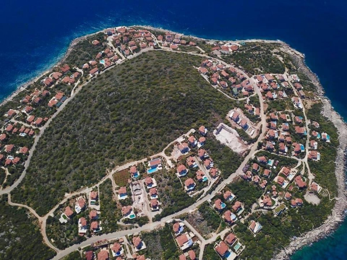 Kaş'ta yanan ormanlık alana imar çıktı