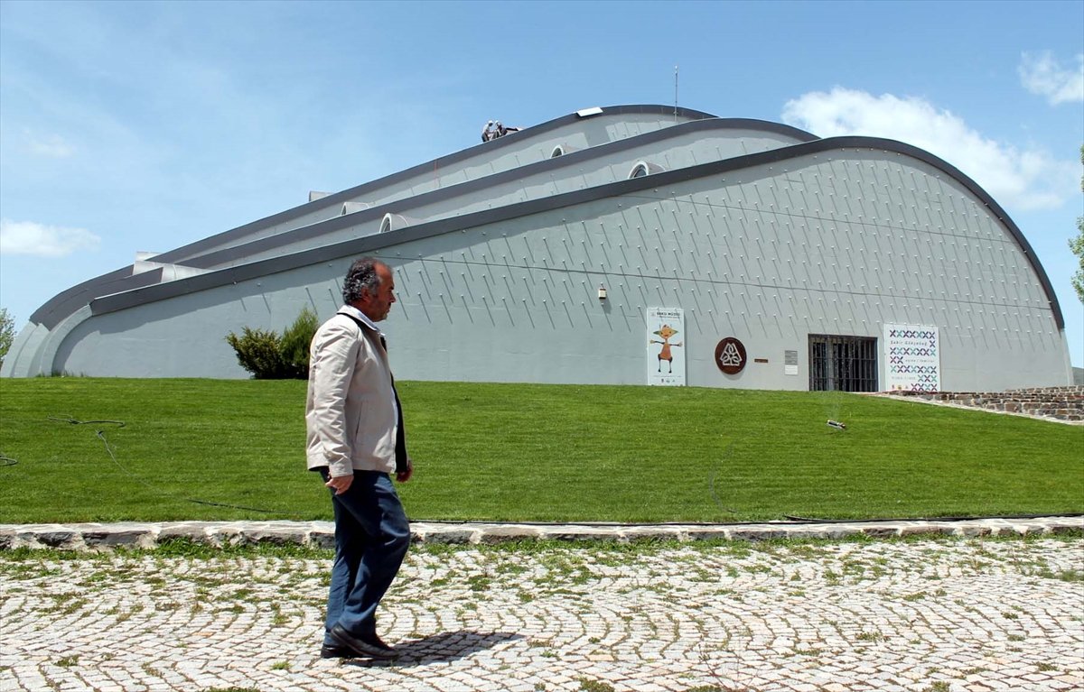 Bayburt'un Baksı Müzesi, muhtara emanet