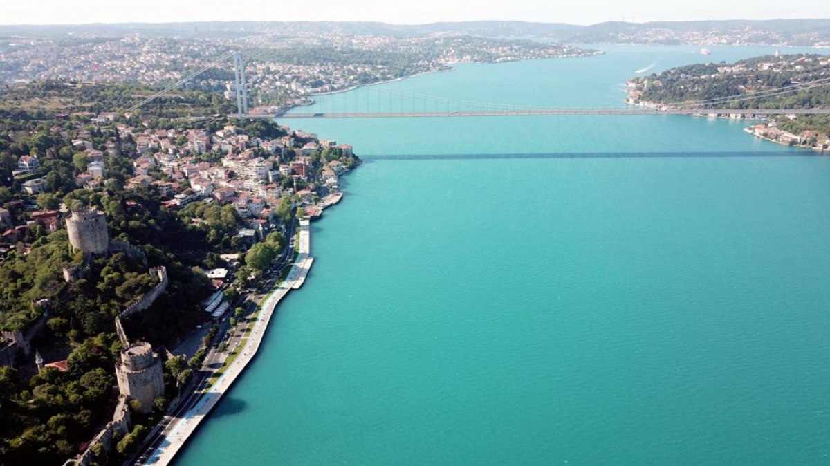 dha İstanbul Boğazı turkuaza döndü