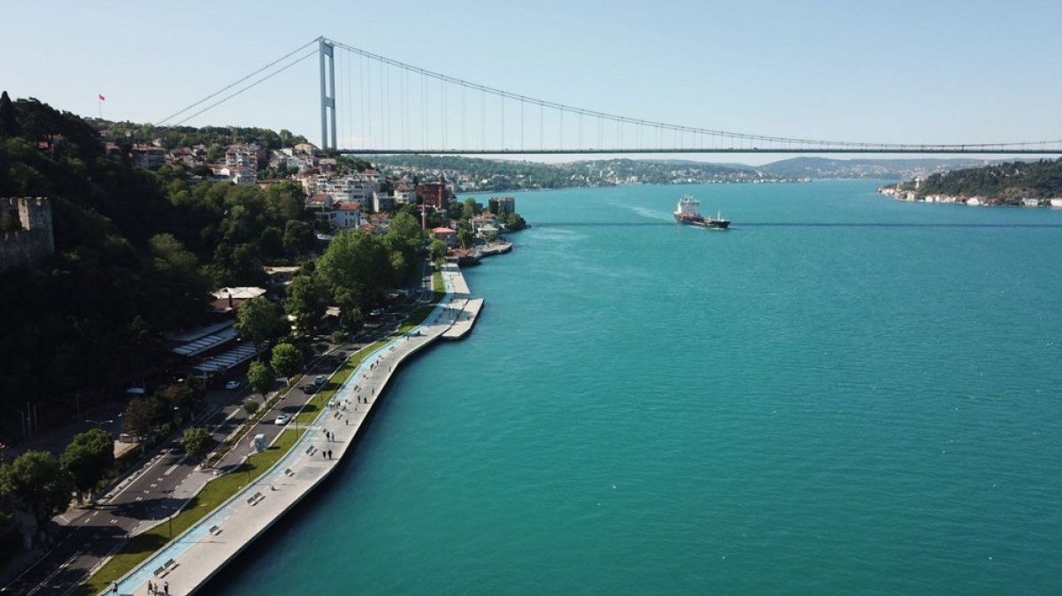 dha İstanbul Boğazı turkuaza döndü