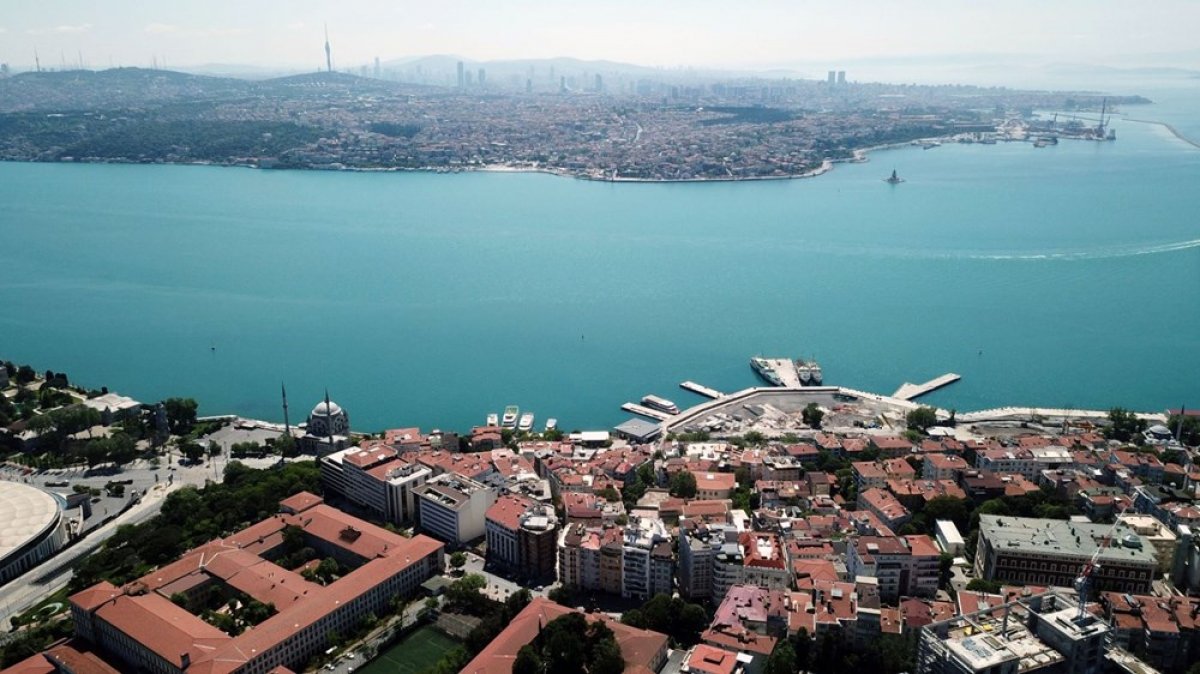 dha İstanbul Boğazı turkuaza döndü