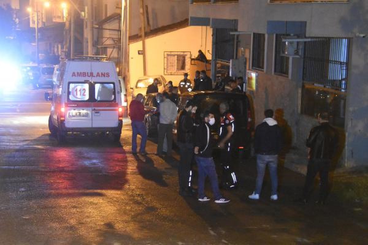 d İzmir'de polis baskını sırasında intihar girişimi