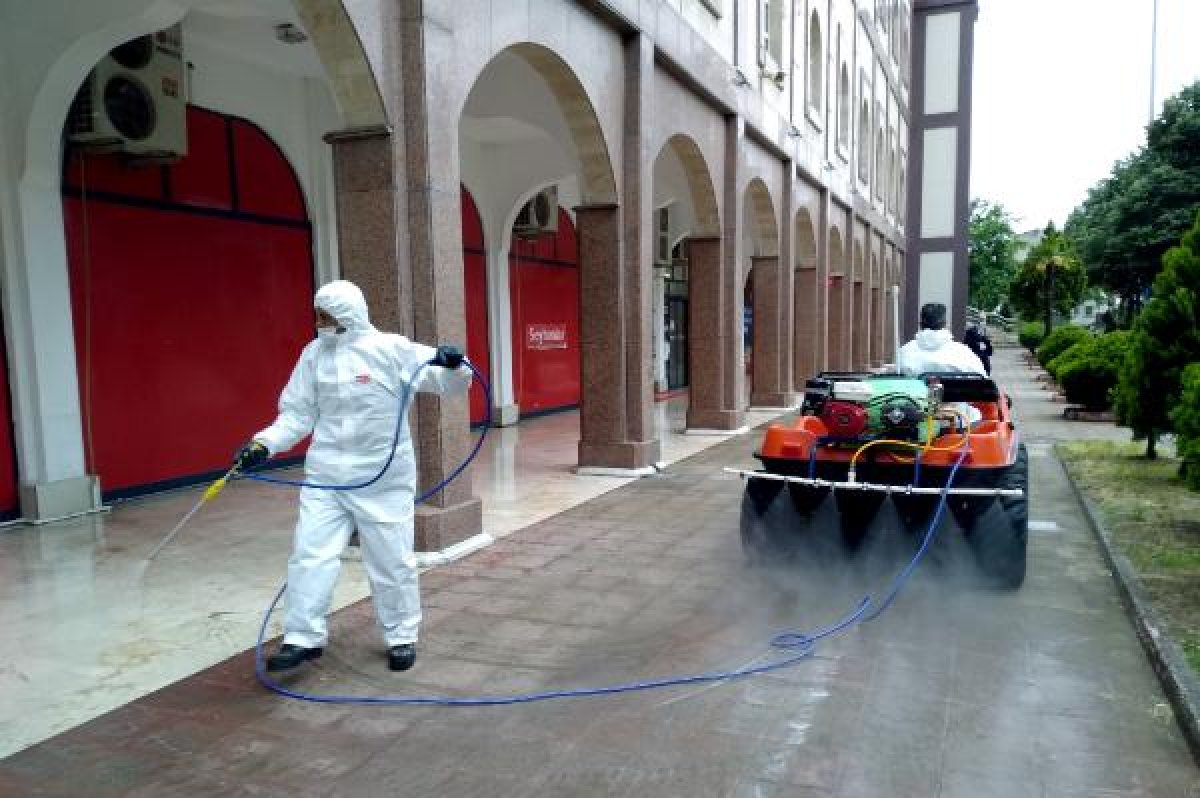 Bursa'da dezenfekte edilen camiler ibadete hazır