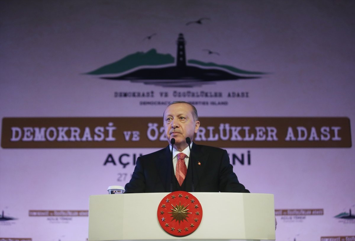 a Demokrasi Adası açıldı