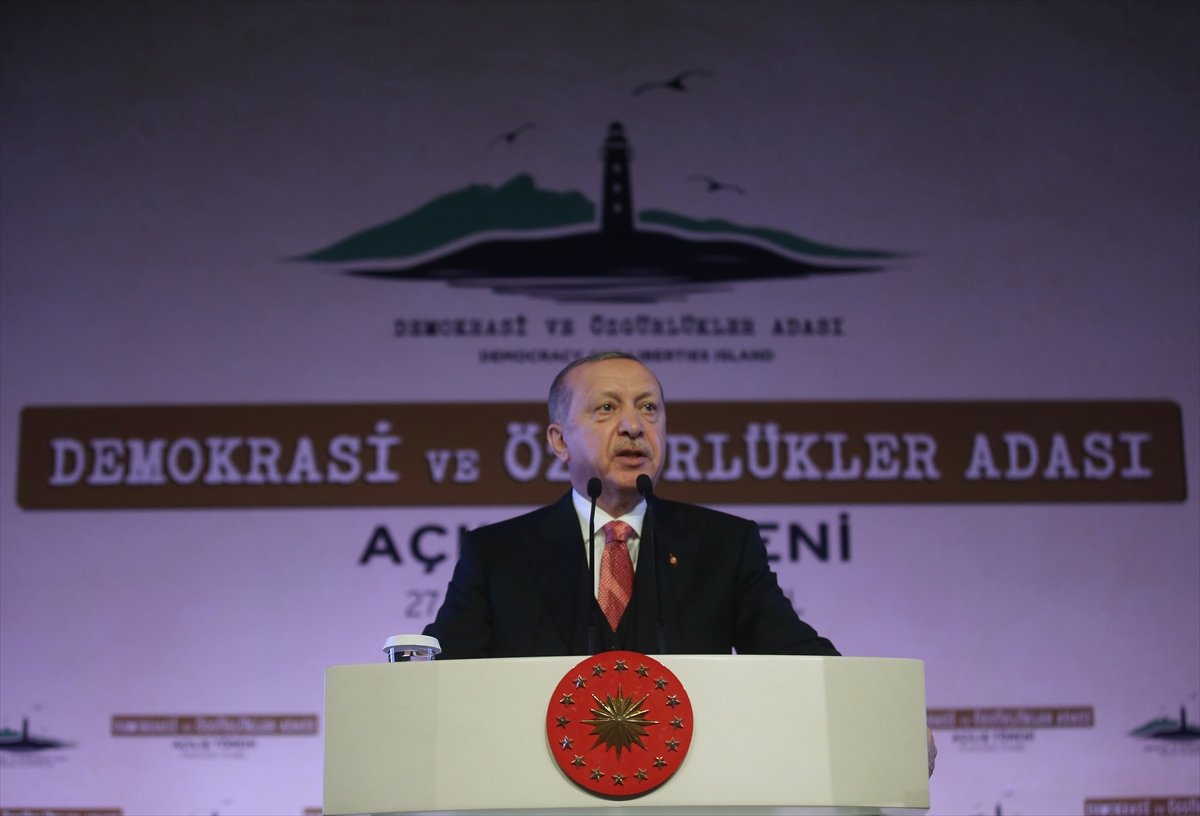 a Demokrasi Adası açıldı