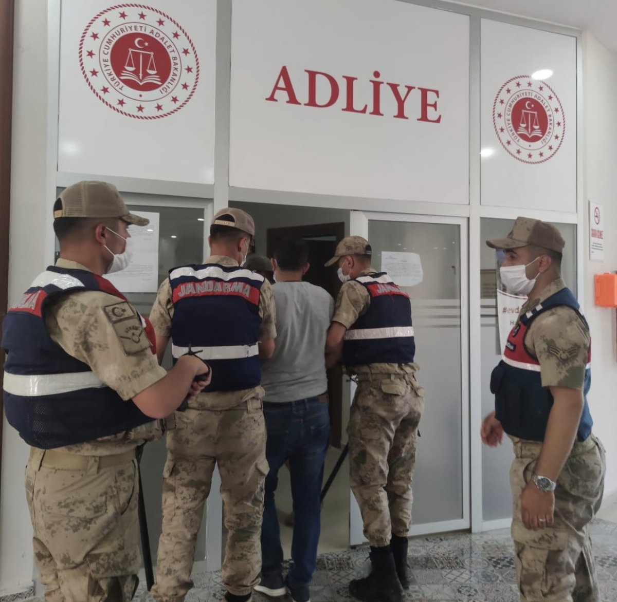 i Cinayet zanlısı sahte kimlikle bayramlaşırken yakalandı