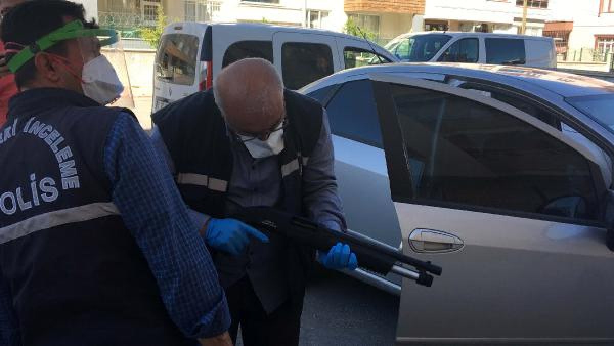 d Konya'da, boşanma aşamasındaki eşini vurdu