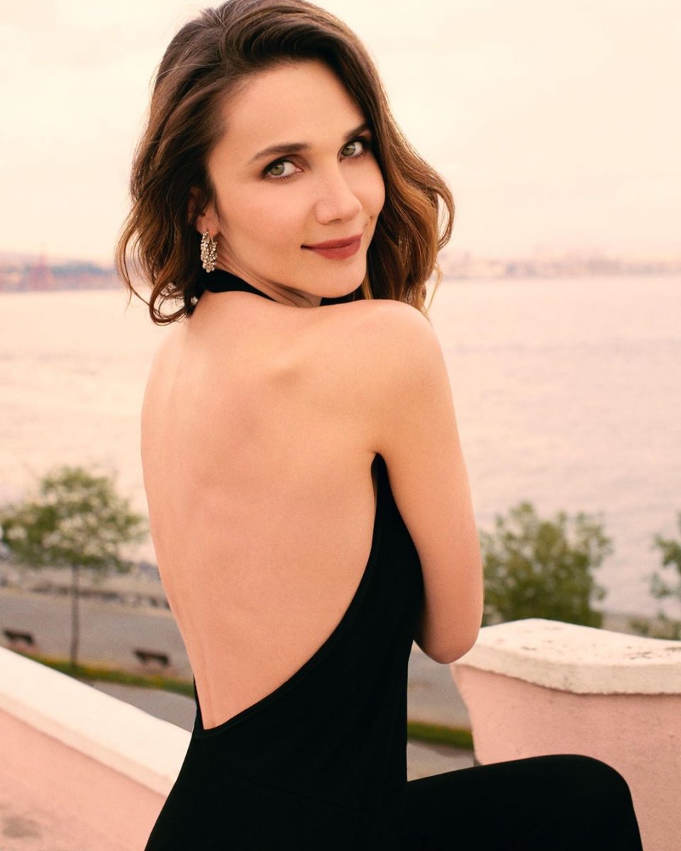 Yasemin Hadivent, kedisi için rol aldığı diziyi bıraktı