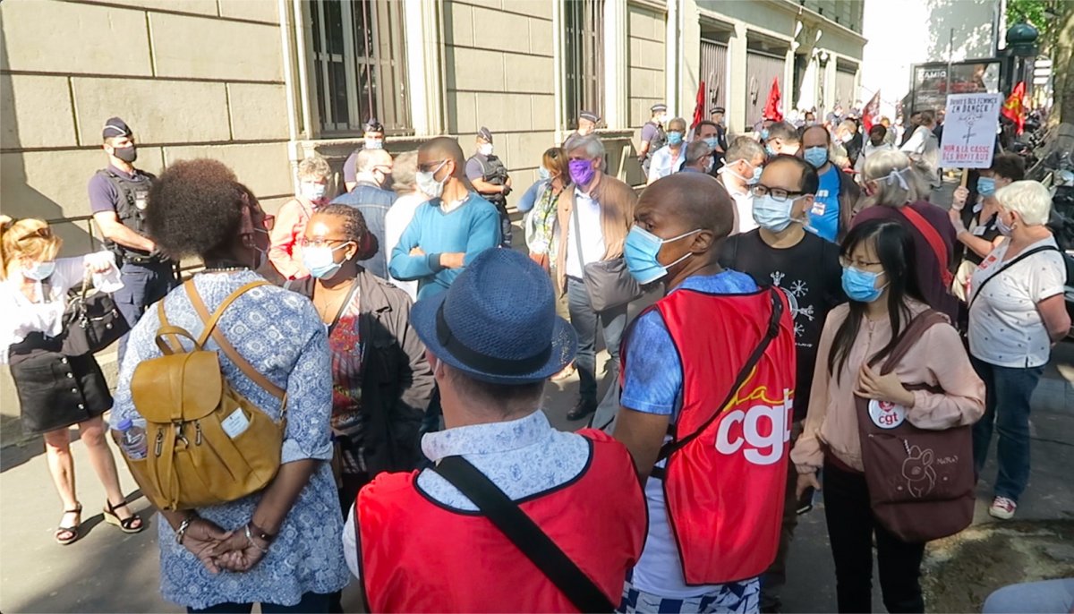 i Fransa'da sağlıkçılardan hükümet karşıtı protesto