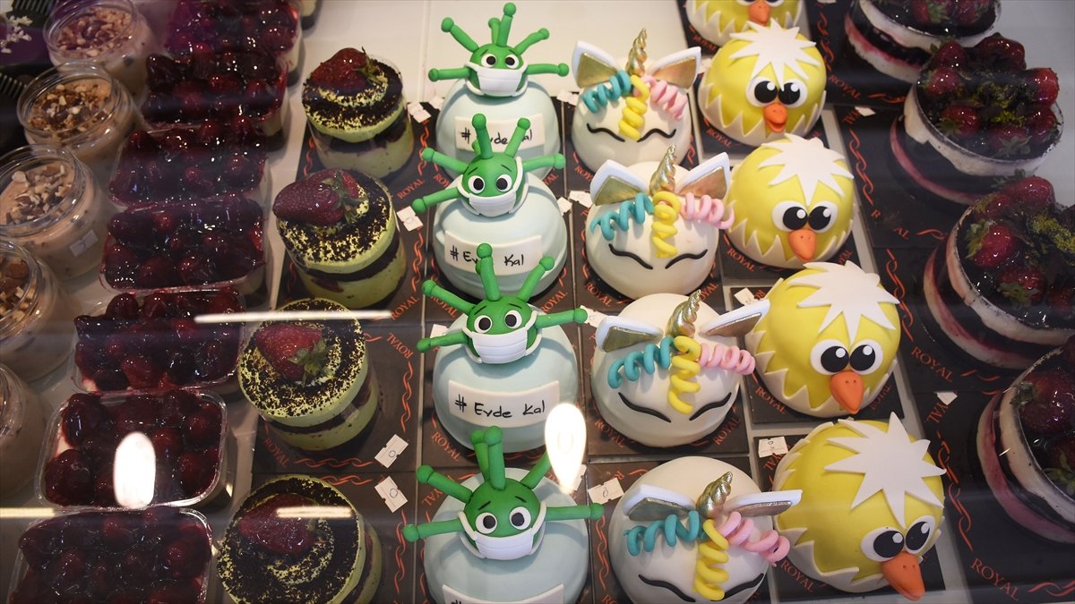 Çocuklara kooronavirüs önlemlerini 'tatlıyla' anlatıyor