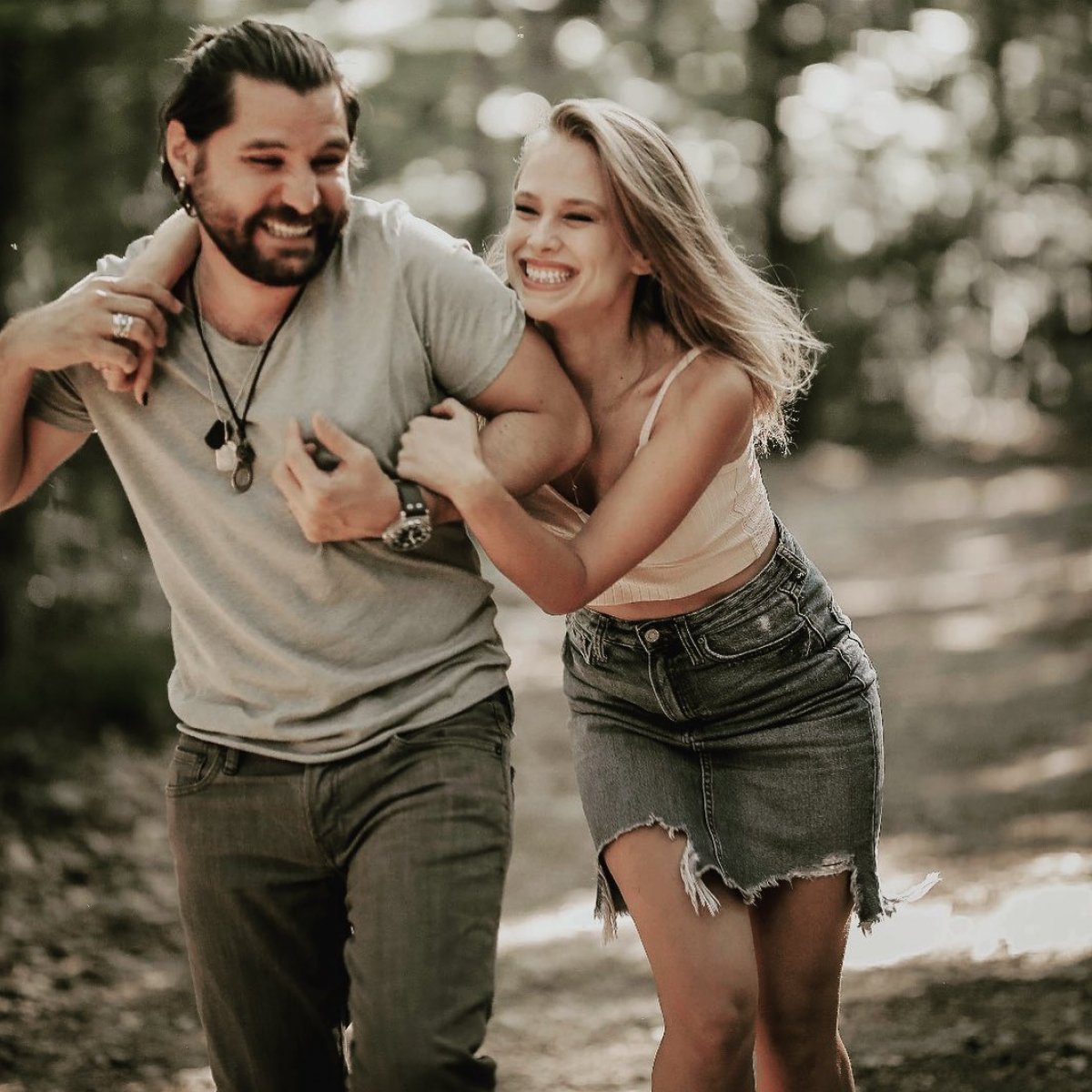 Begüm Öner: Koronavirüs utansın