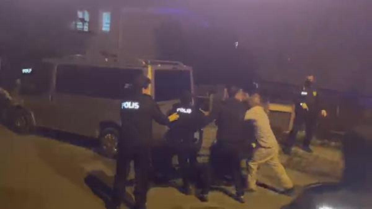 d Nişan atan çiftin aileleri sopalı bıçaklı kavga etti