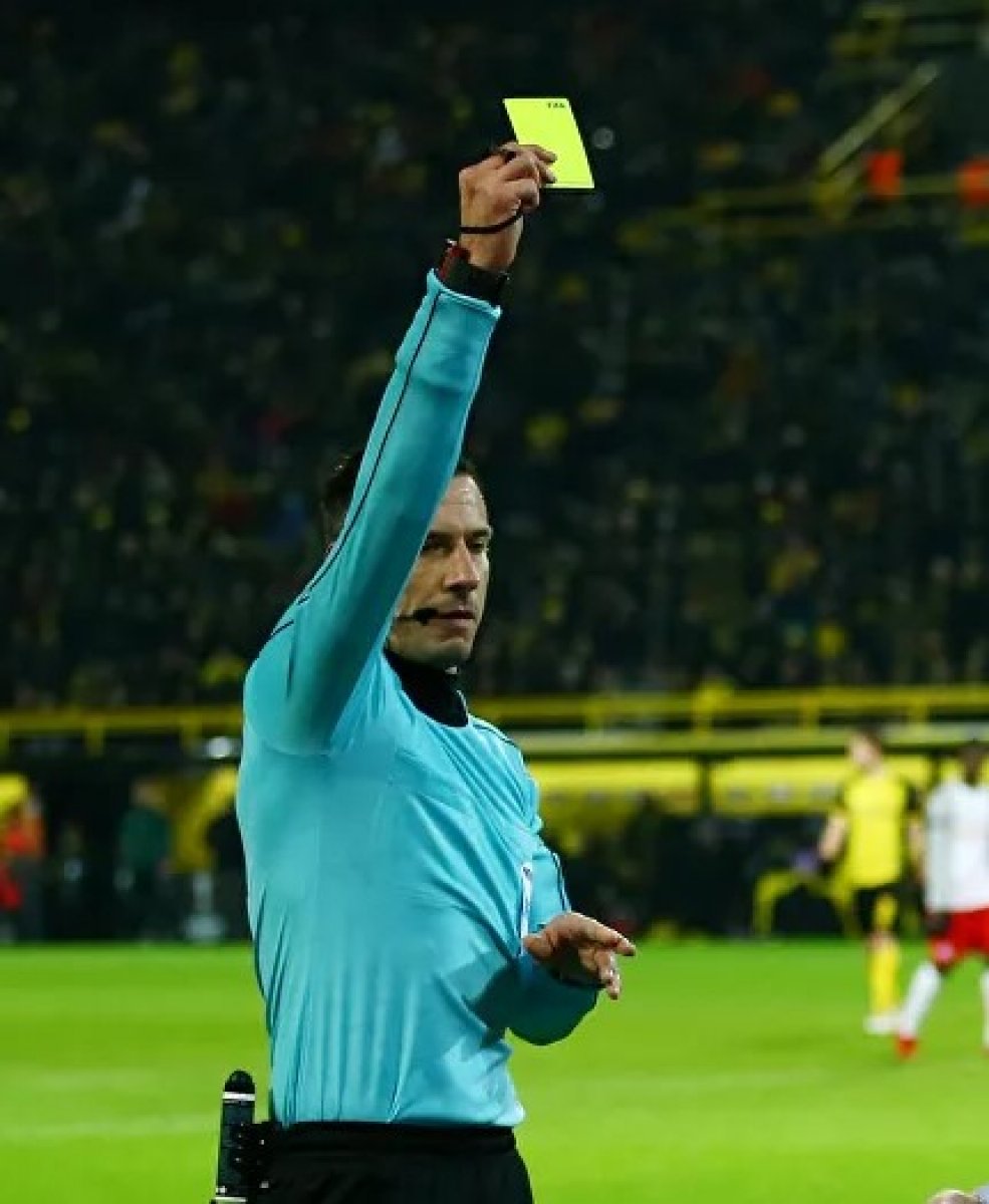 FIFA kokartlı hakeme fuhuş baskını