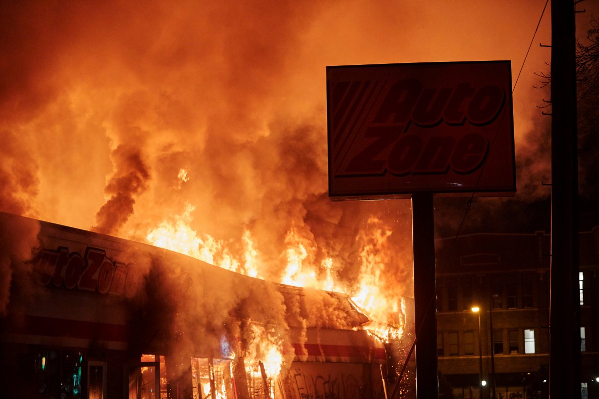 r Polis cinayeti sonrası Ulusal Muhafızlar Minneapolis'te