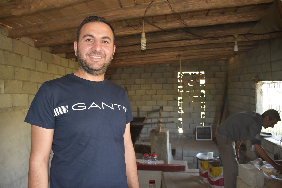 a Yarım asırlık değirmen ile 7 çocuğunu okutuyor