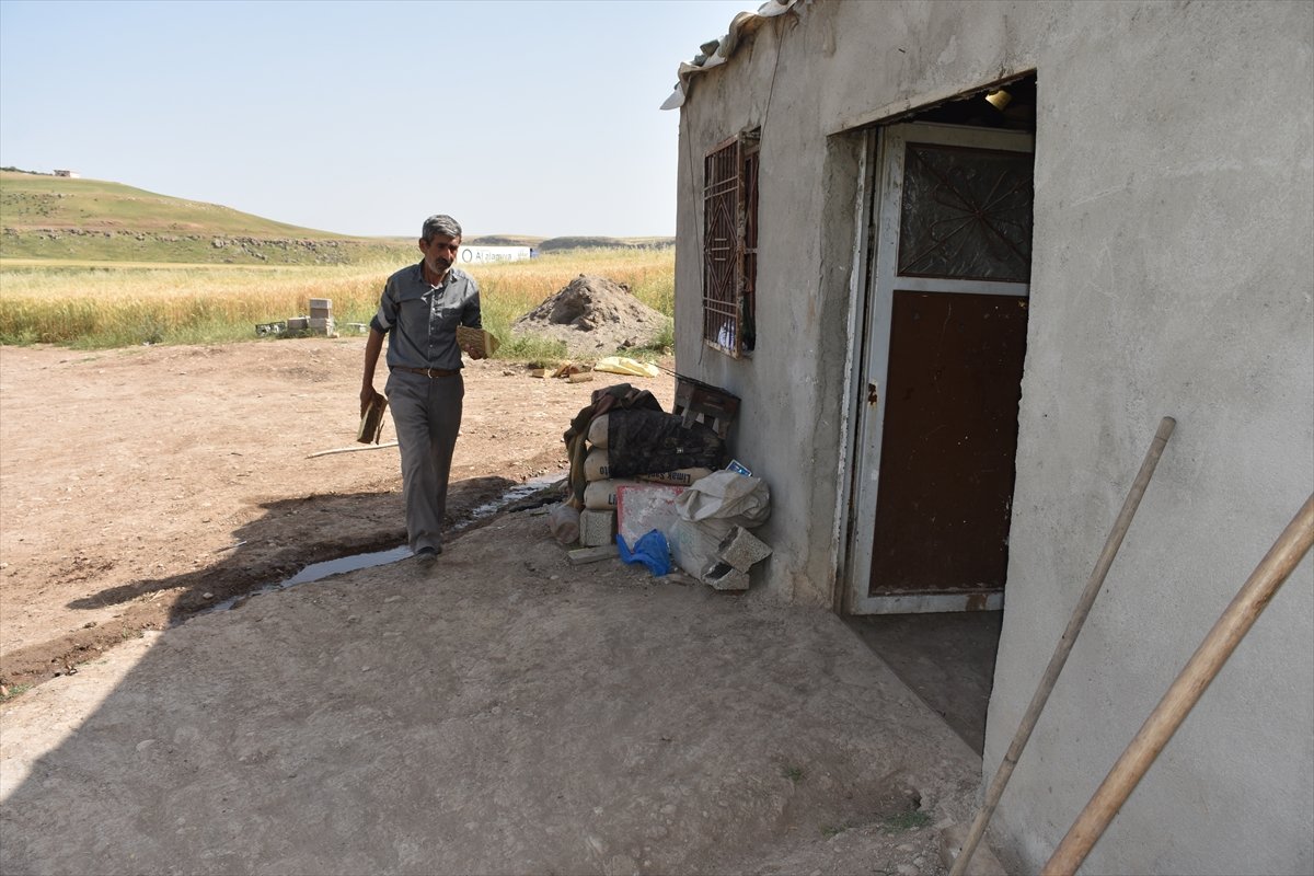 a Yarım asırlık değirmen ile 7 çocuğunu okutuyor