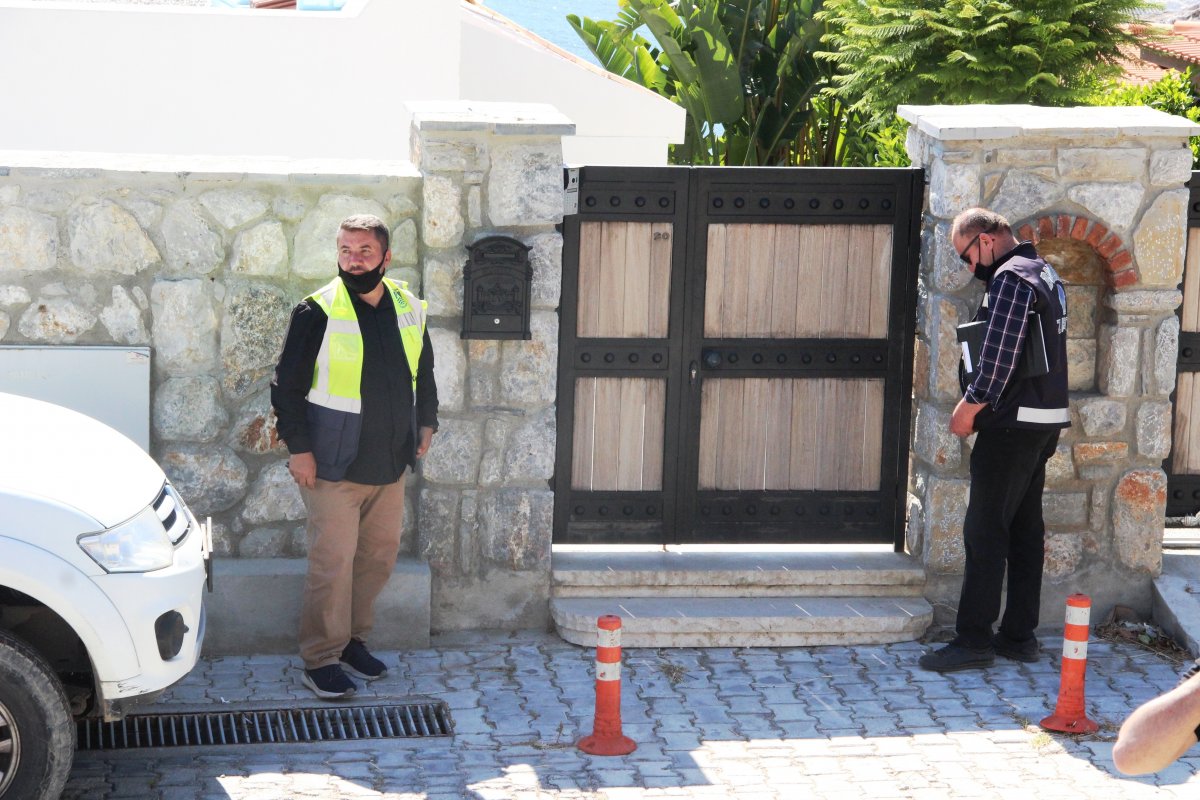 i Yılmaz Özdil milyon dolarlık evini yıkıyor