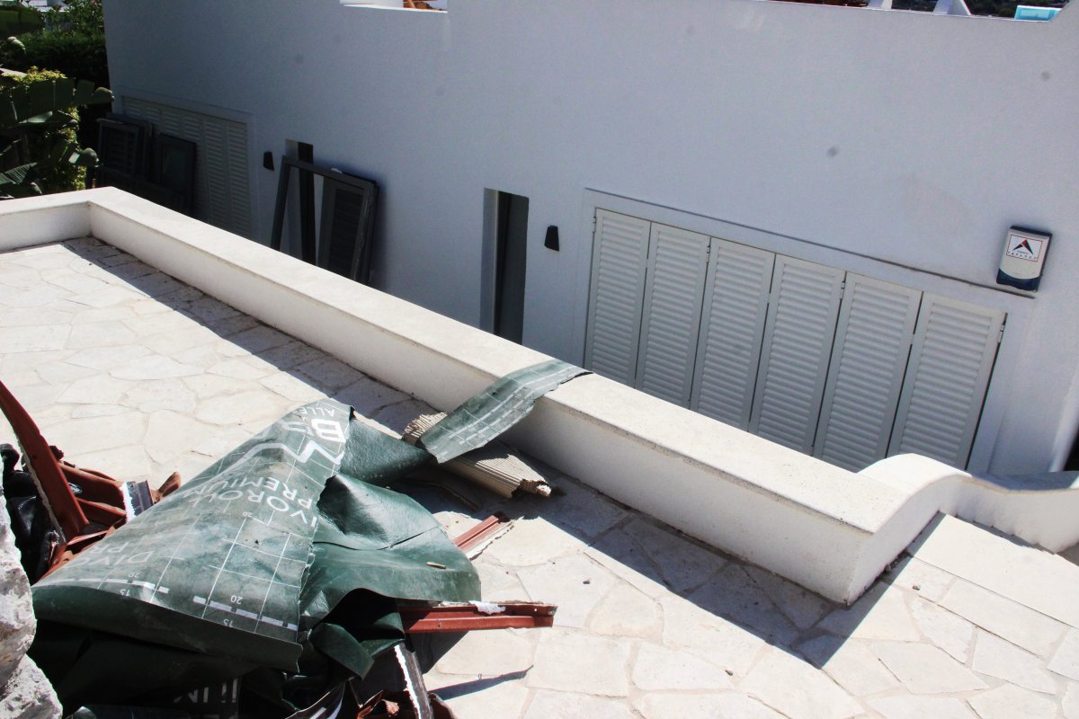 i Yılmaz Özdil milyon dolarlık evini yıkıyor