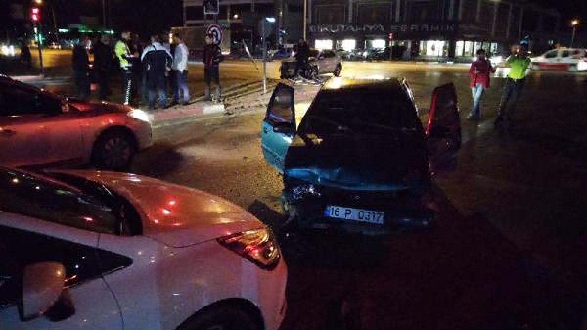 Bursa'da kaza yaptı, yaralı arkadaşını bırakıp kaçtı