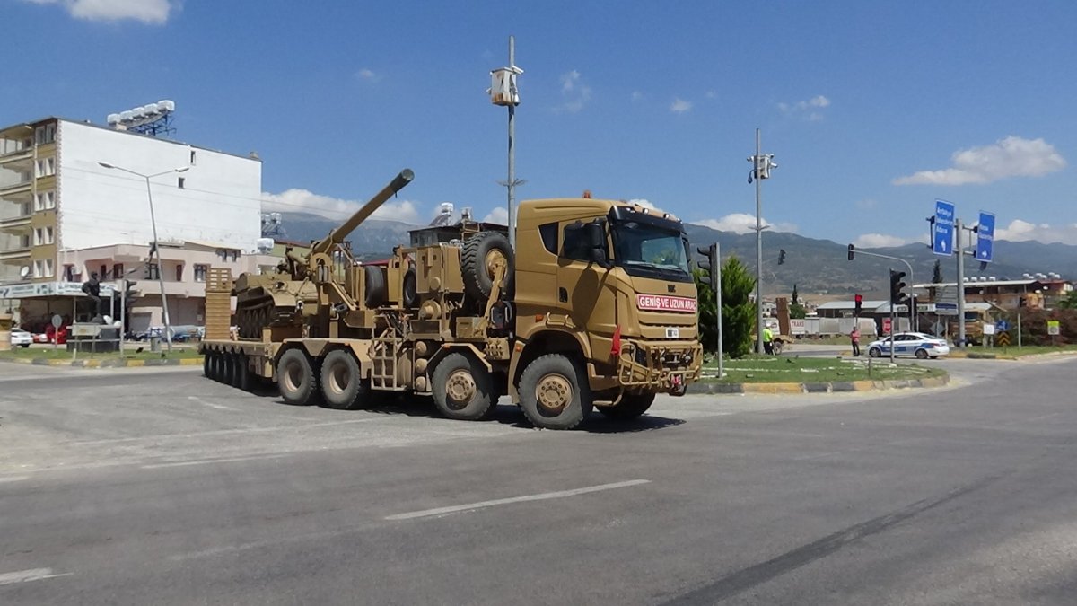 i Suriye sınır hattına obüs ve askeri personel sevkiyatı