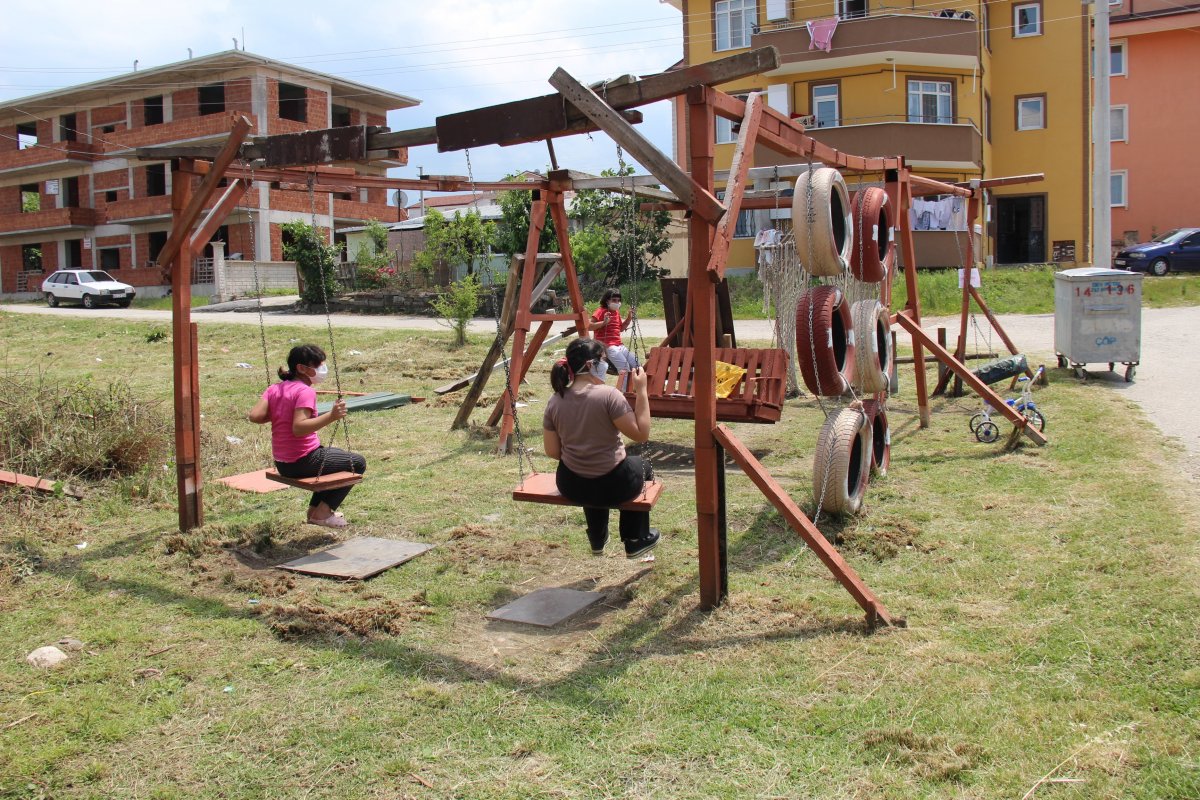 Boş arsaya çocuklar için park yaptı, darbedildi