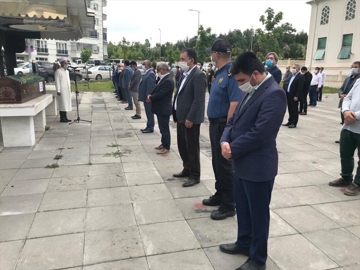 a Ankara'da bıçaklanarak öldürülen gencin babası konuştu