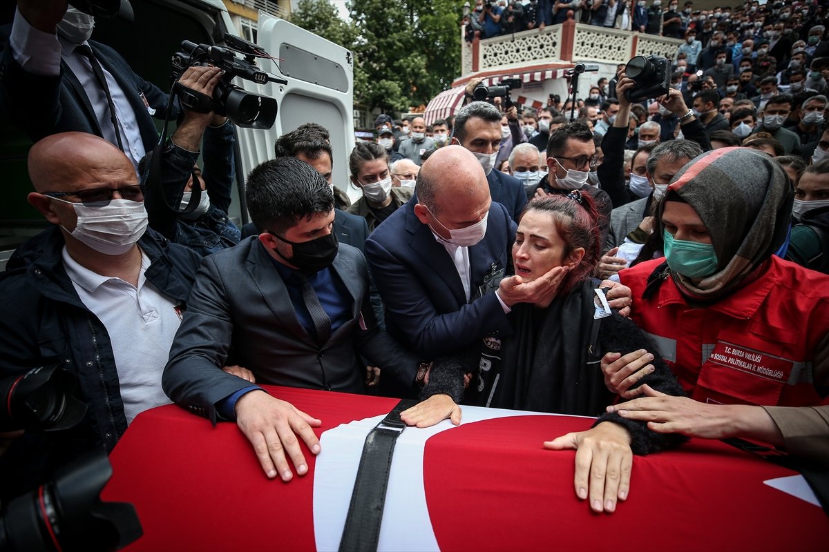 Şehit polis memuru Erman Özcan son yolculuğuna uğurlandı