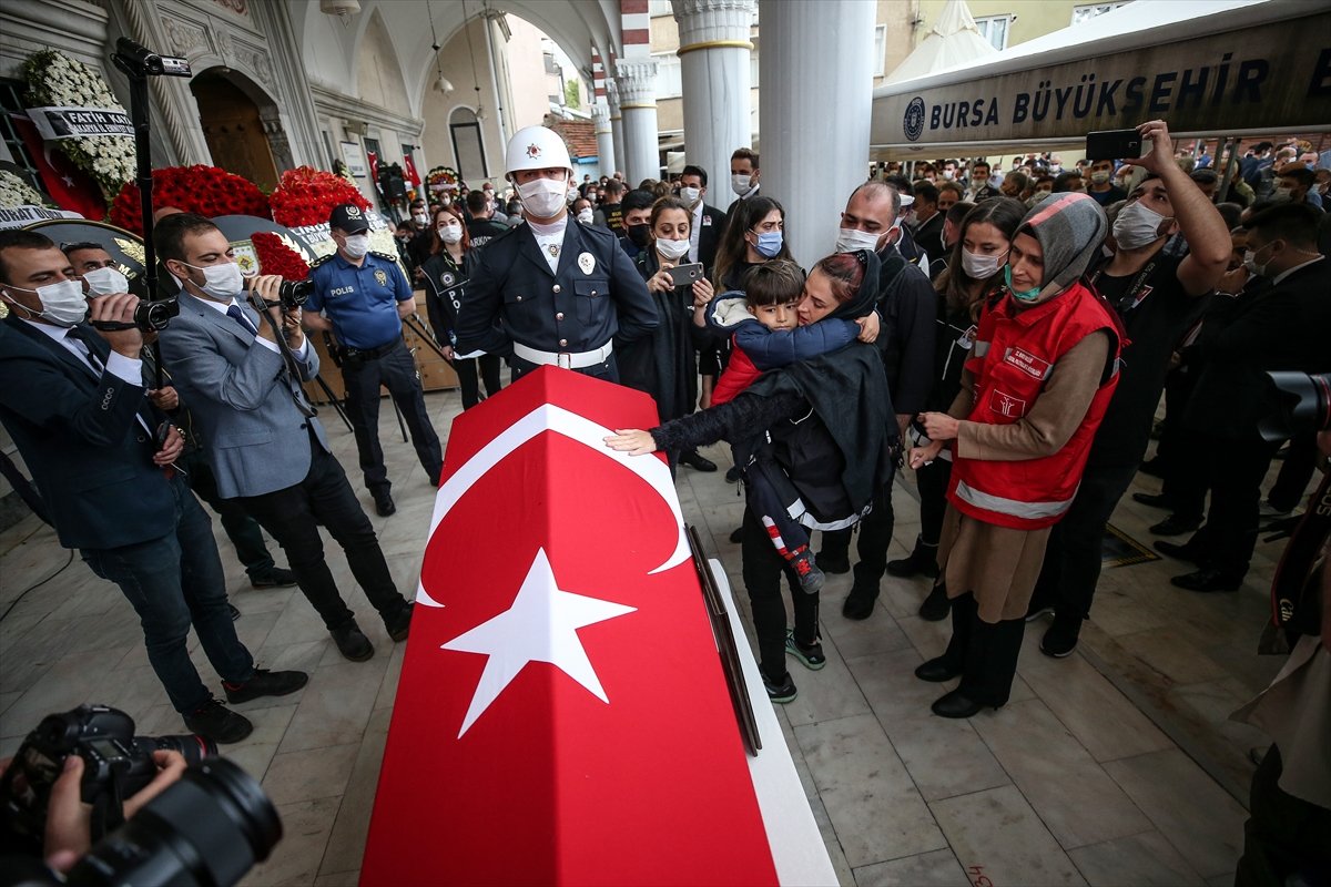 Şehit polis memuru Erman Özcan son yolculuğuna uğurlandı