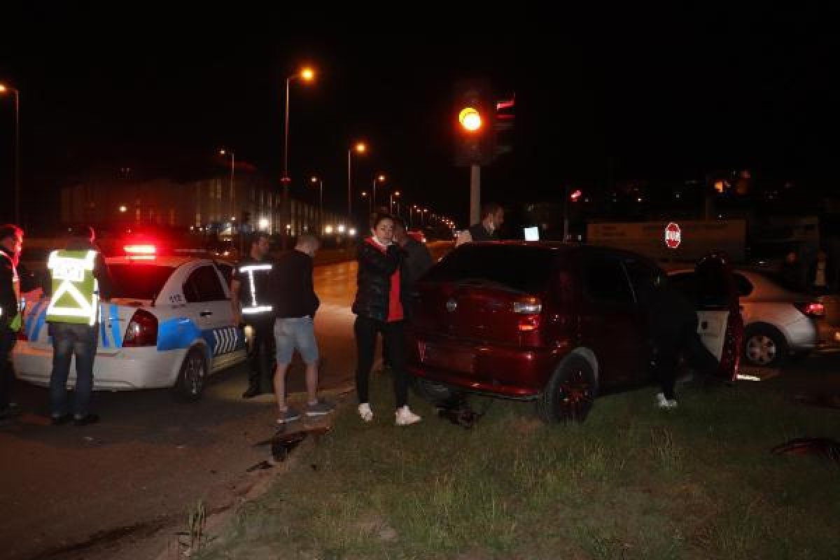 d Zonguldak'ta, kardeşlerin gezintisi kazayla bitti