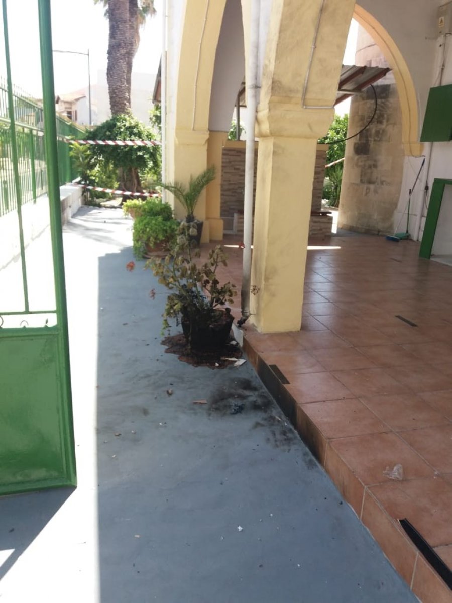 Güney Kıbrıs'taki camiye saldırıya tepkiler büyüyor