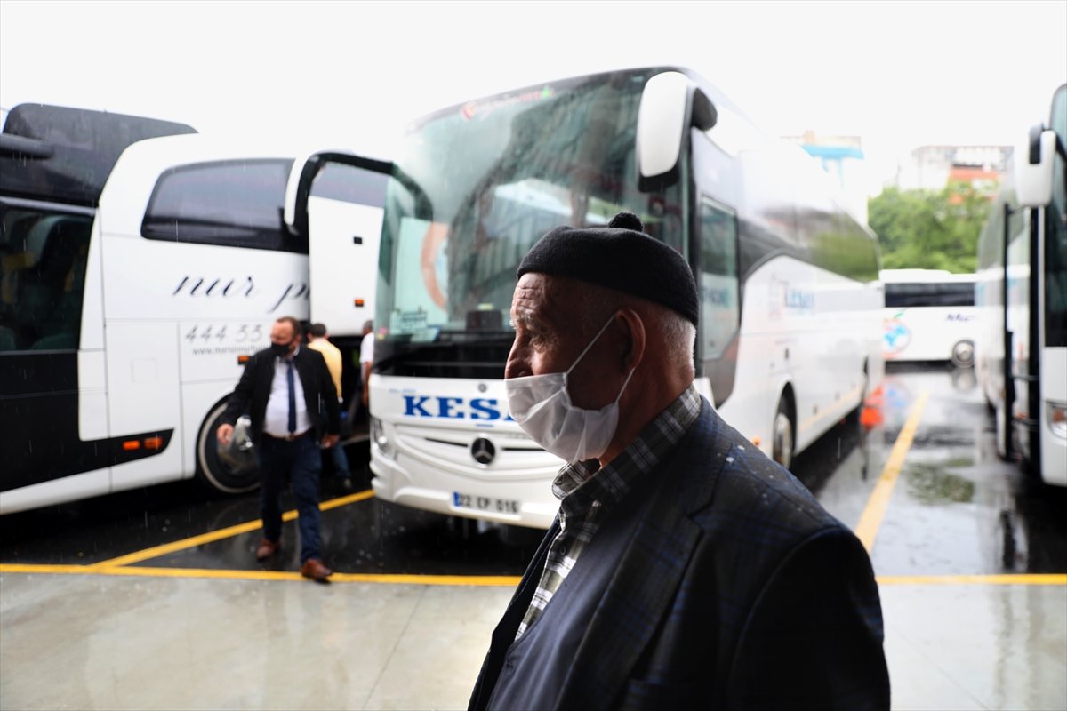 a 15 Temmuz Şehitler Otogarı'nda yoğunluk başladı