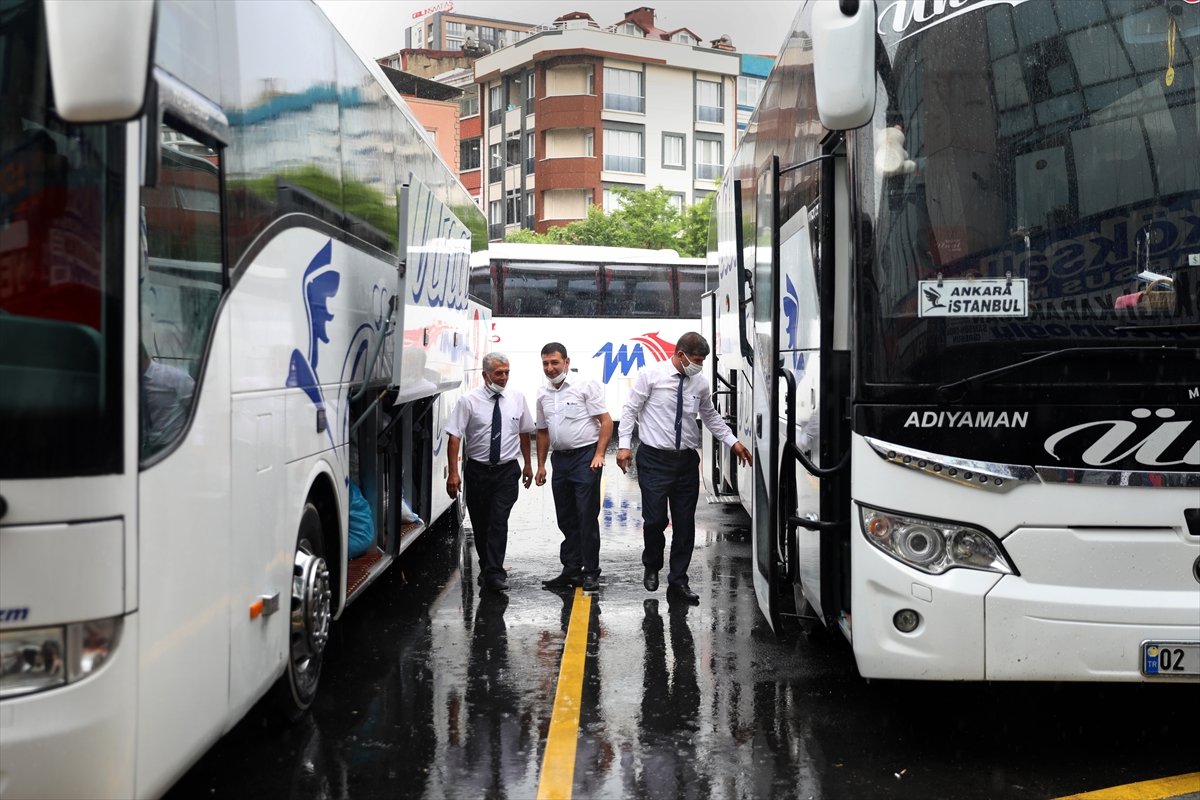 a 15 Temmuz Şehitler Otogarı'nda yoğunluk başladı