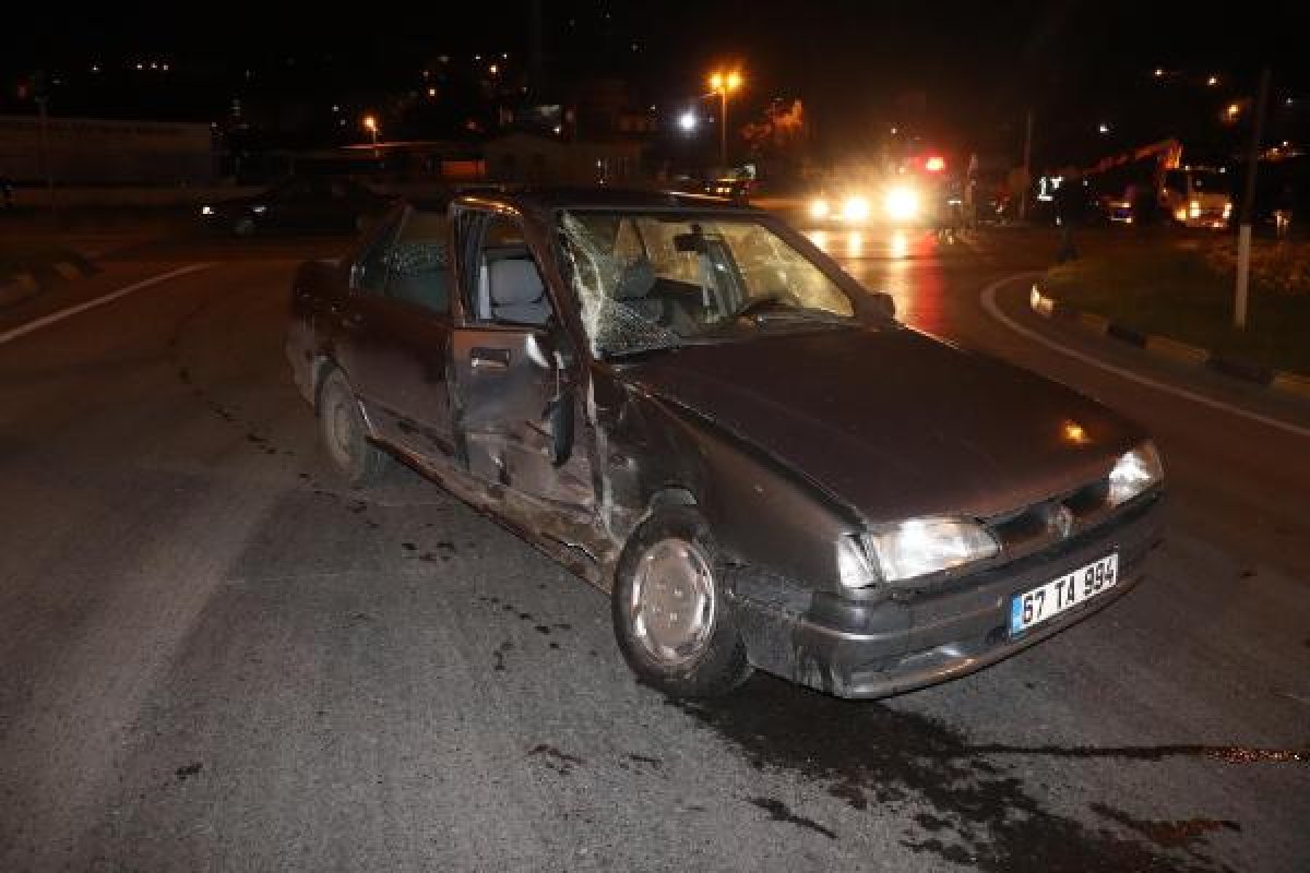 d Zonguldak'ta, kardeşlerin gezintisi kazayla bitti